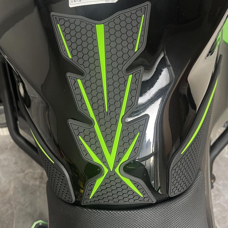 BYEMTTY Motorcycle Tank Grip Protector Pads, Anti-Slip Honeycomb Design, Compatible with Suitable for Kawasaki Ninja250 Ninja400 2018-2024 Z250 Z400 2019-2024 Ninja500 Z500 2024- (green) - Image 1